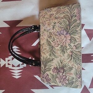 Vintage dover floral carpetbag